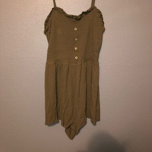 Simple green romper